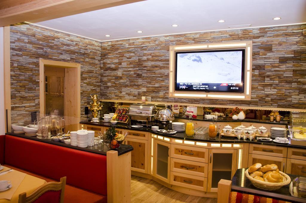 Hotel Garni Alpenblick Ischgl Exterior photo