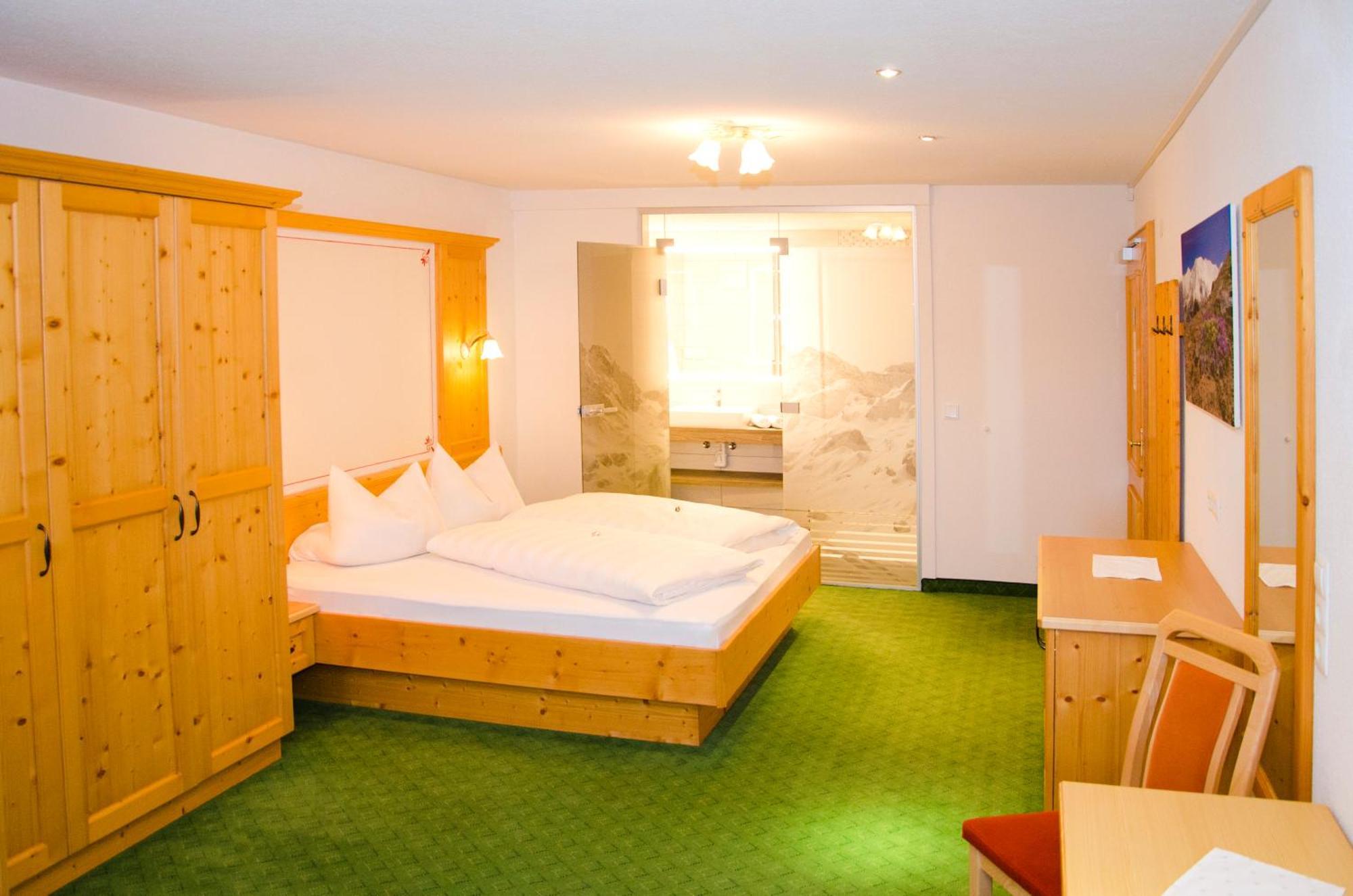 Hotel Garni Alpenblick Ischgl Exterior photo